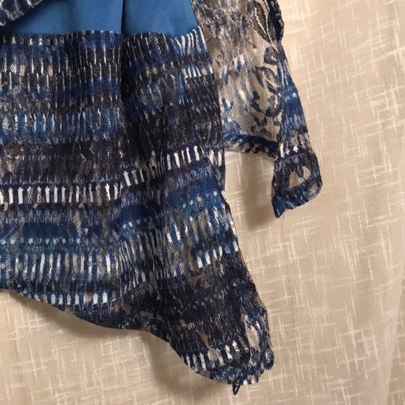 EUC Roz&Ali Blue print sleeveless swing top - Picture 5 of 7